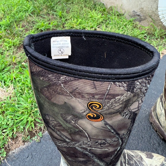 Hunting Boots - Picture 2 of 3